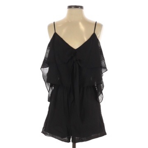 Leith Cold Shoulder Romper - Picture 2 of 5